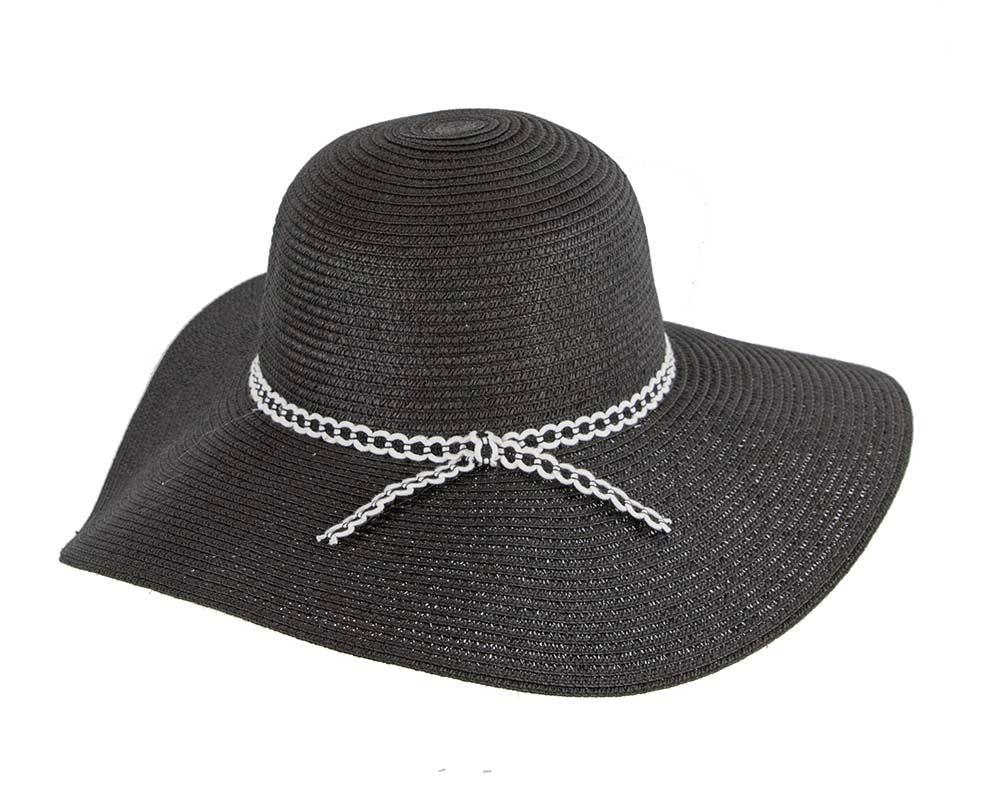 Wide brim black casual beach hat