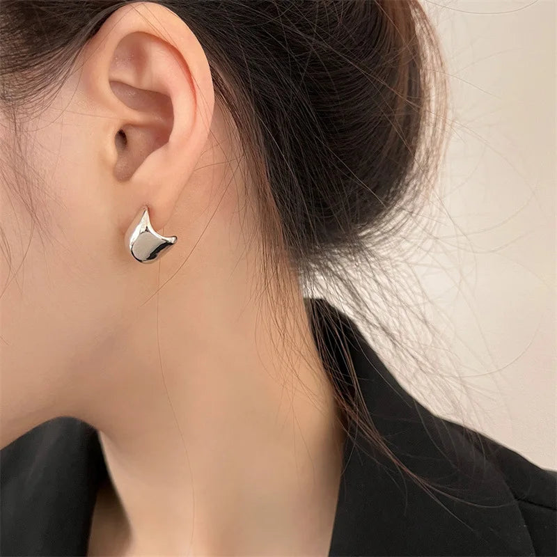 Cute Irregular Copper Earrings For Women Metal Curving C Post Studs Fashion New Design Styles Trendy Jewelry Girls's Gifts C1221
